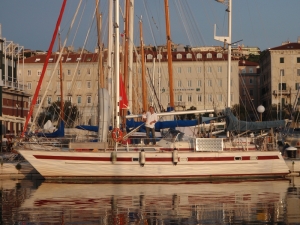 Lukas og Nora på Adriatica i Trieste.